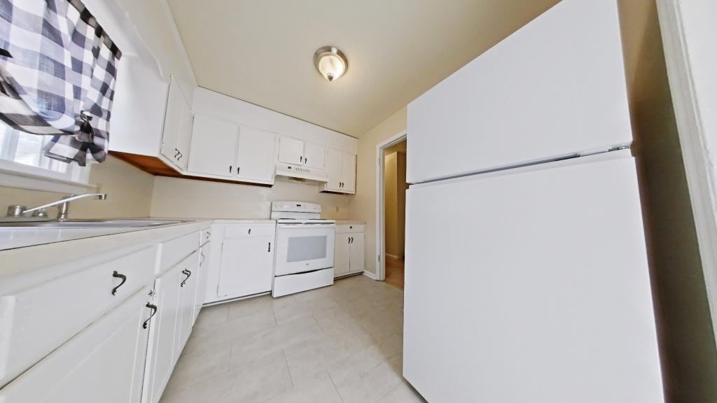 1105 Meadowbrook Blvd - Photo 2 of 9