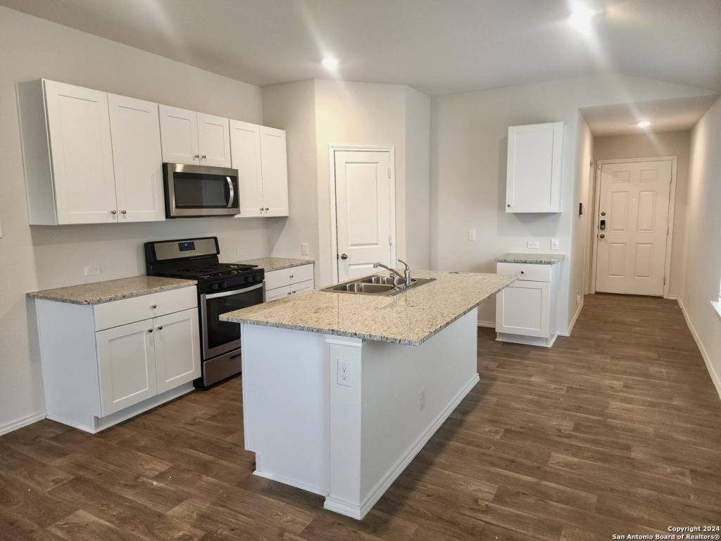 405 Middle Green Loop - Photo 2 of 10