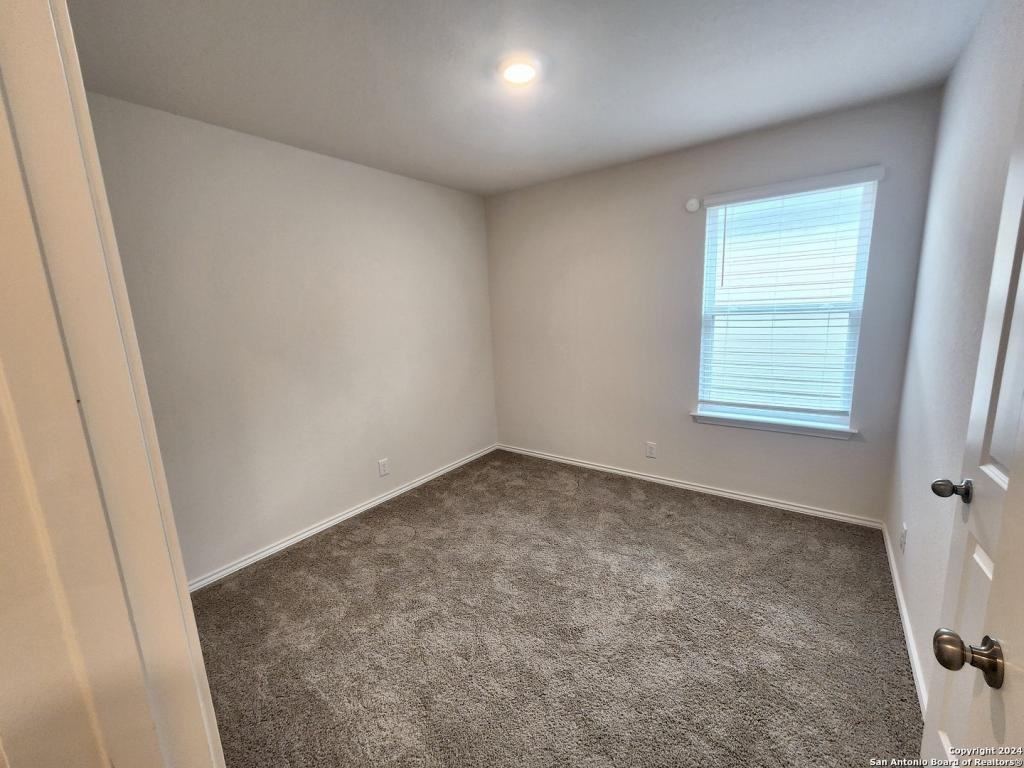405 Middle Green Loop - Photo 6 of 10