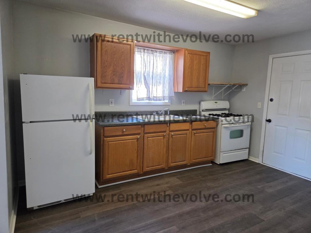 1708 W 11th St - Photo 7 of 14