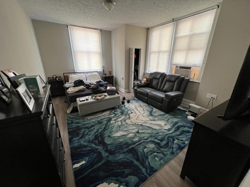 910 4th Ave - Photo 3 of 7