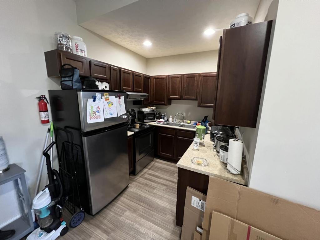 910 4th Ave - Photo 7 of 7