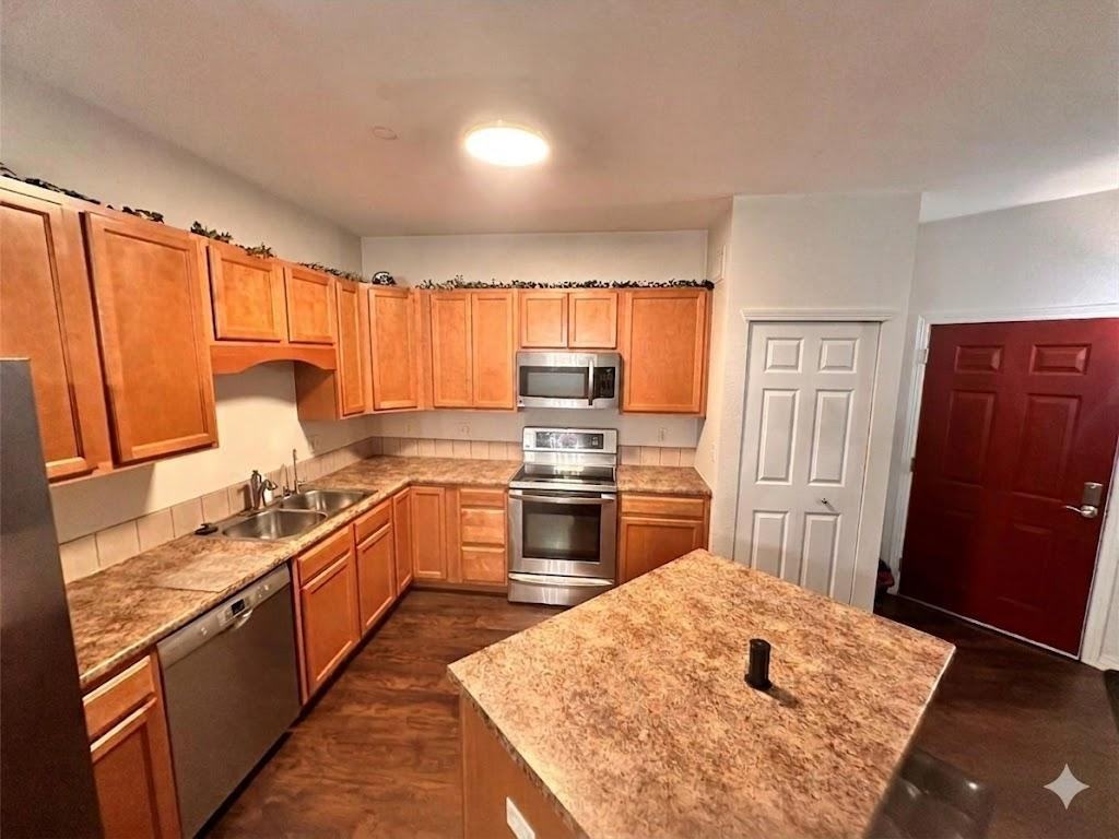 7292 S Blackhawk St - Photo 2 of 17