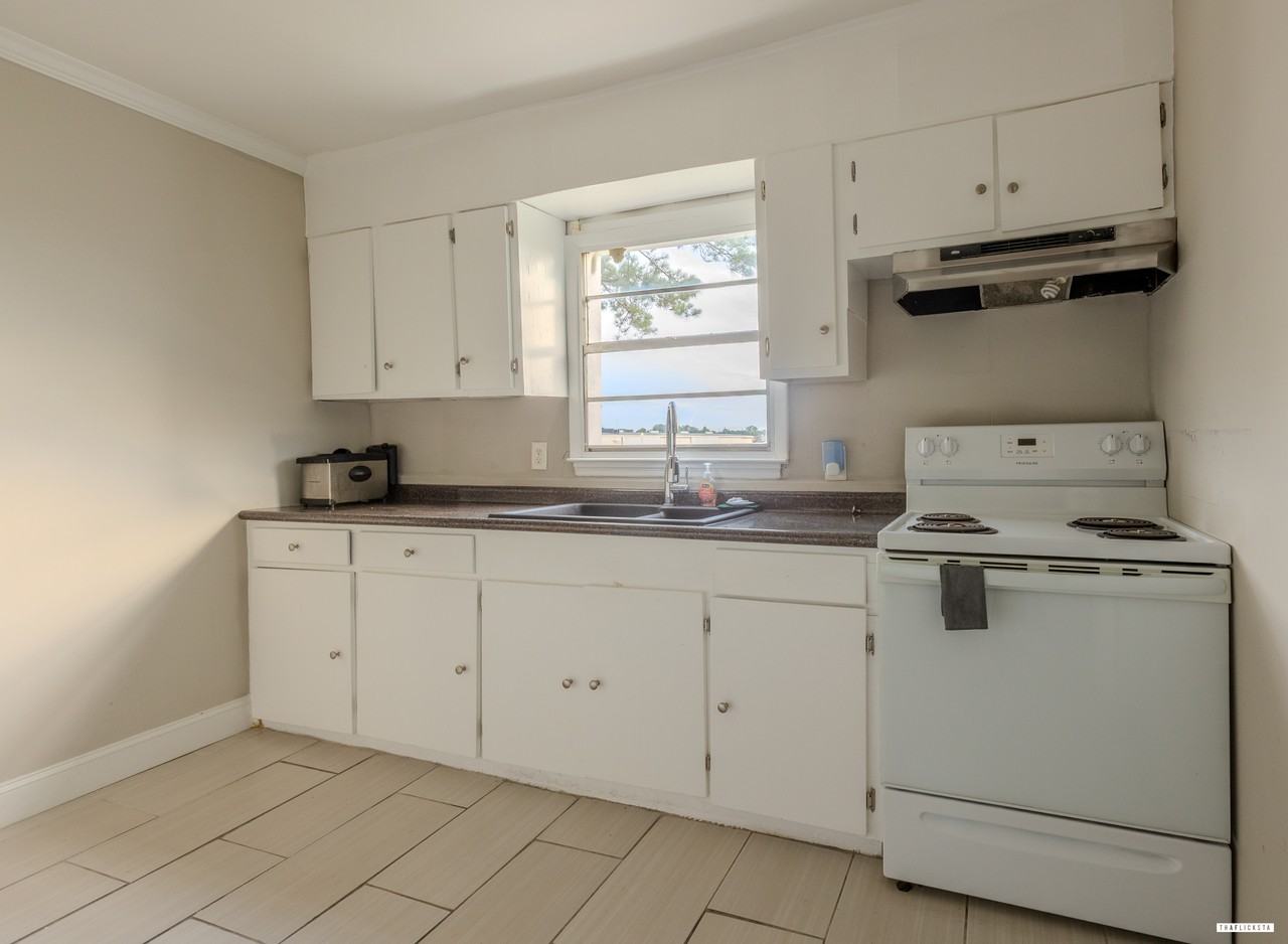 79 Rose Dr #101 - Photo 4 of 14