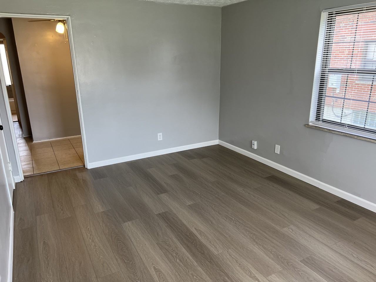 539 Telford Ave #D - Photo 2 of 7