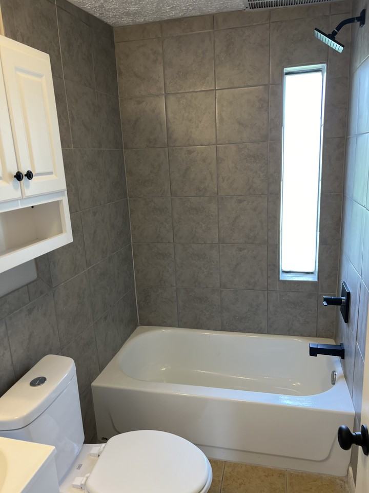 539 Telford Ave #D - Photo 6 of 7