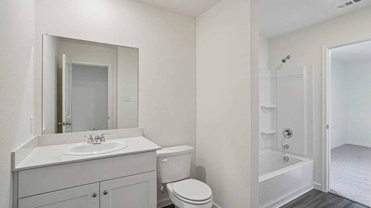400 Portsmouth Dr - Photo 2 of 26