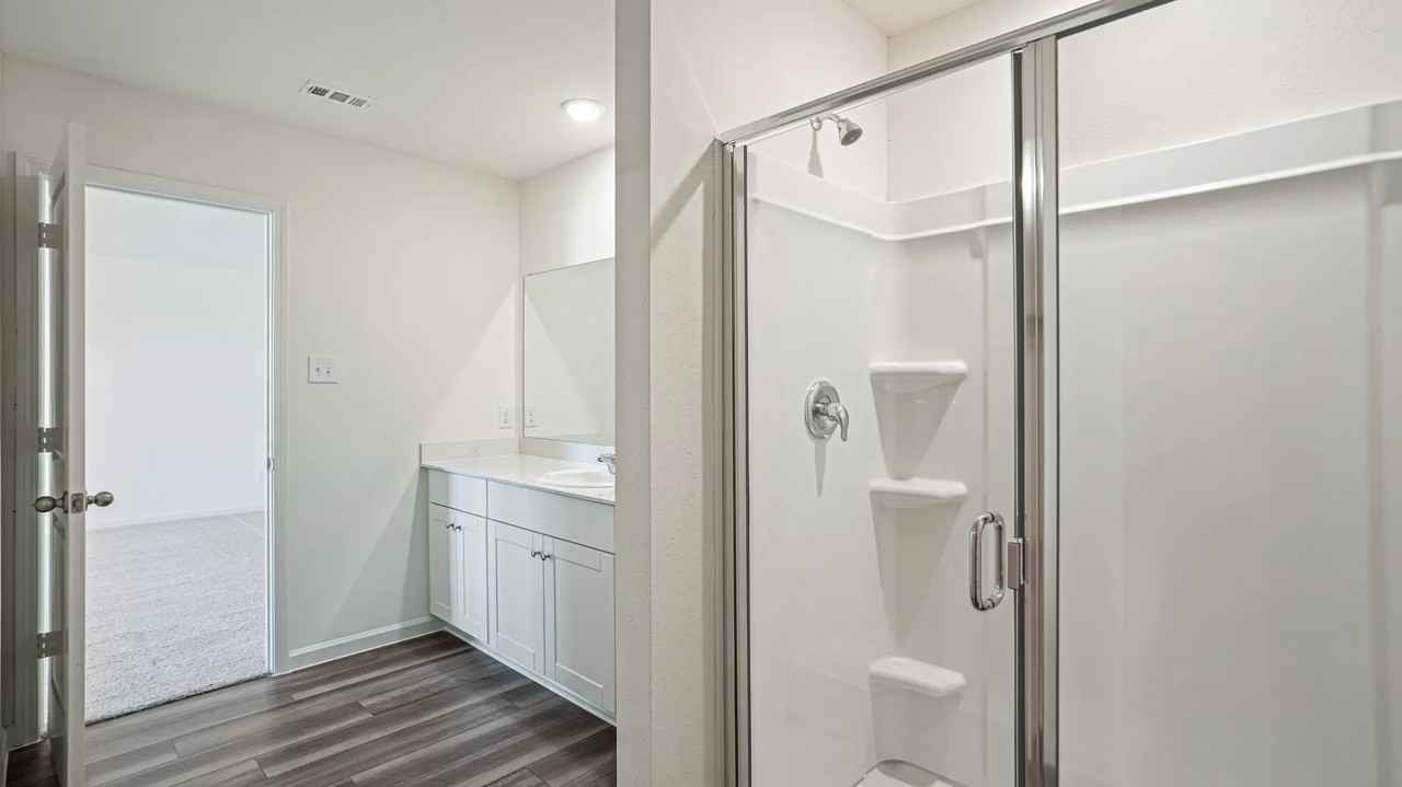 400 Portsmouth Dr - Photo 7 of 26