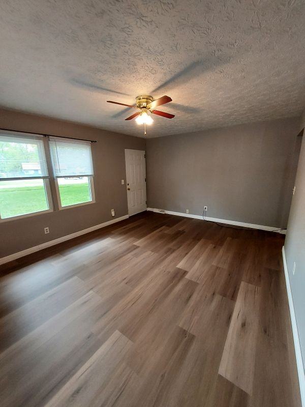 267 Sunset Dr - Photo 2 of 17