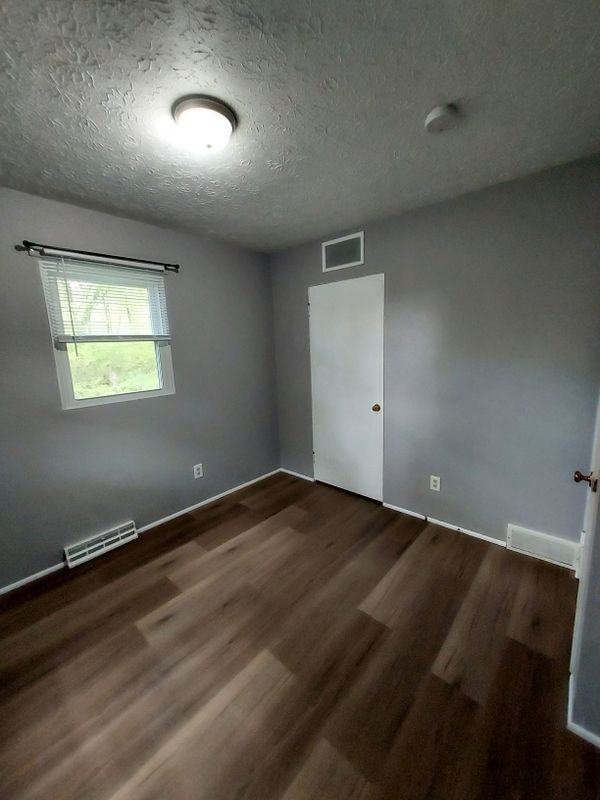 267 Sunset Dr - Photo 6 of 17