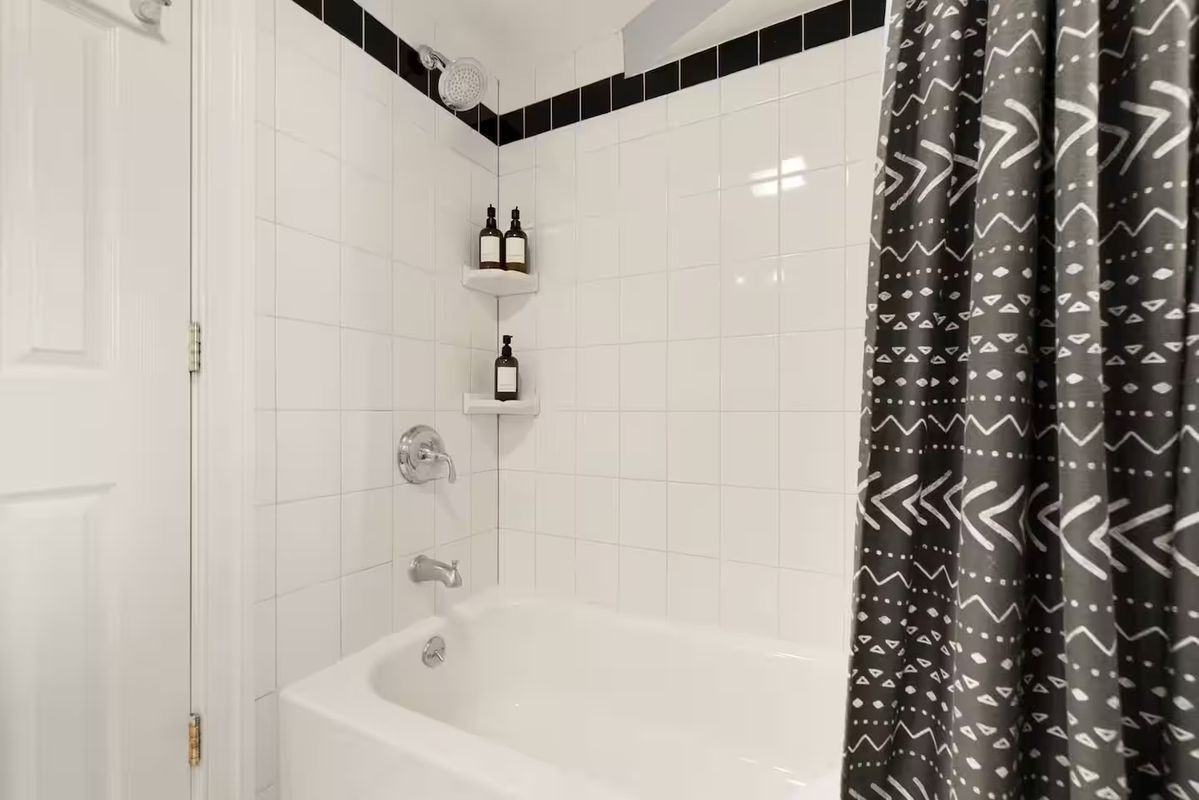 637 Keefer Pl Nw - Photo 5 of 24