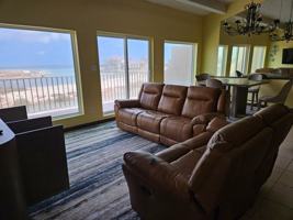 featured image of 1336 Harbor Island Dr