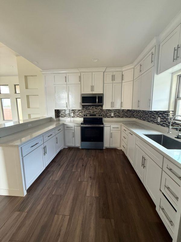 1930 Castillo St - Photo 7 of 10