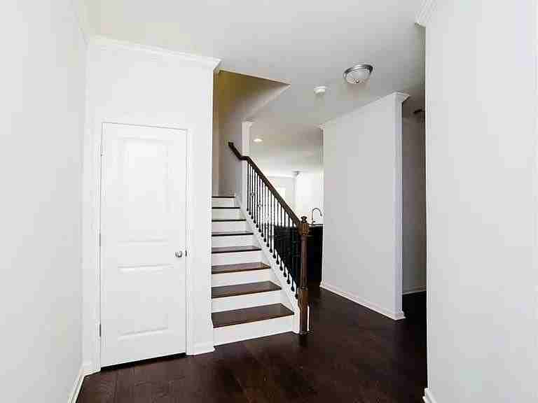 5570 Lightheart Ct - Photo 3 of 16