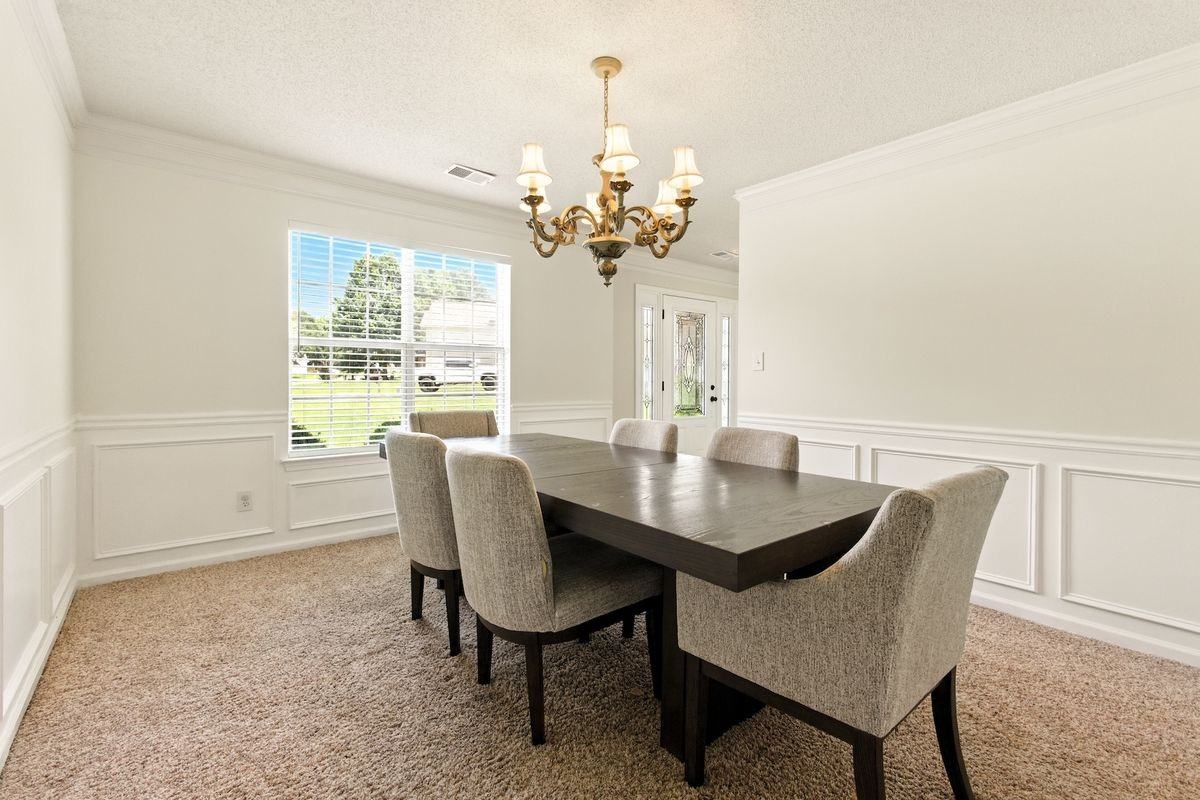 5745 Crystal Springs Way - Photo 6 of 36