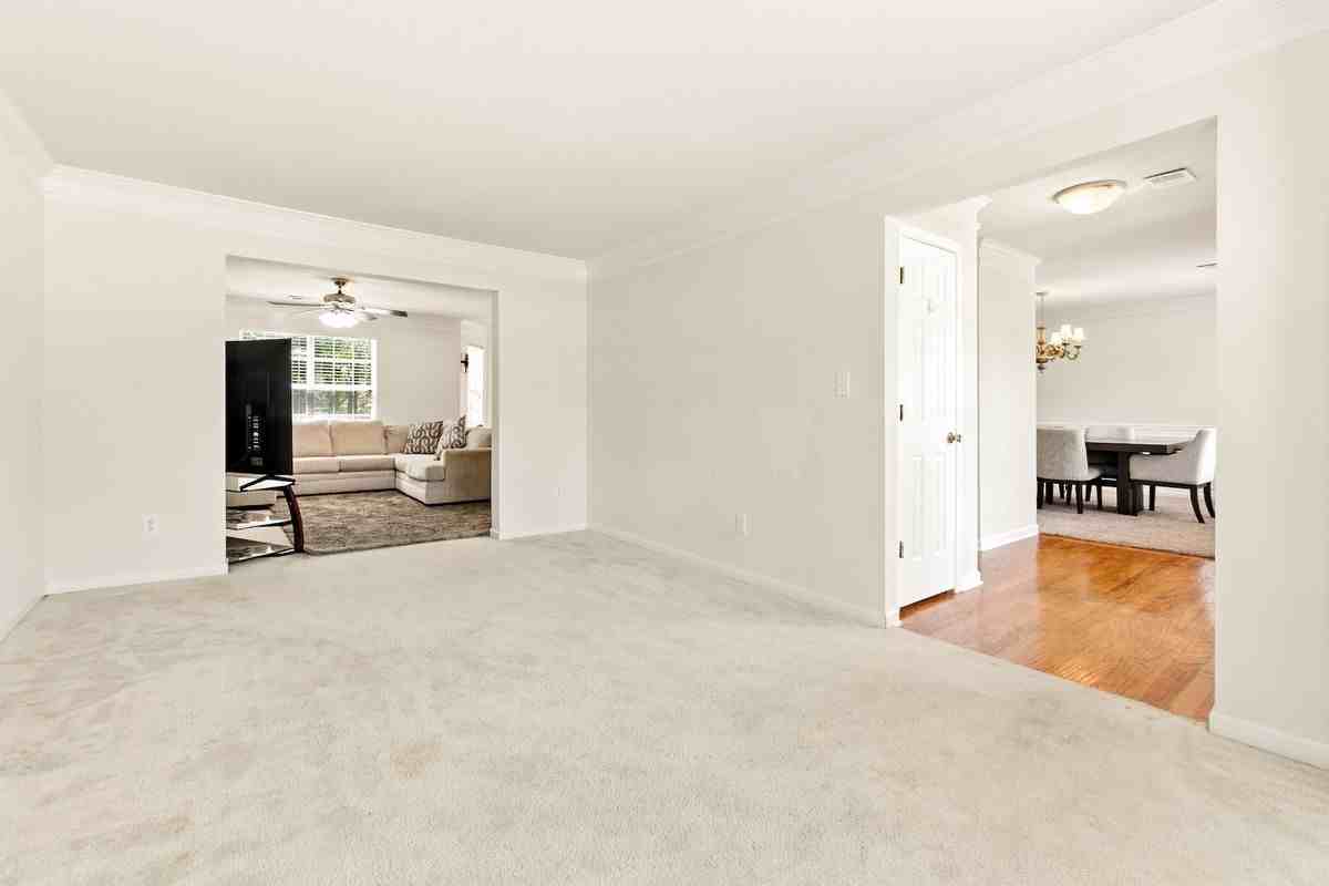 5745 Crystal Springs Way - Photo 7 of 36