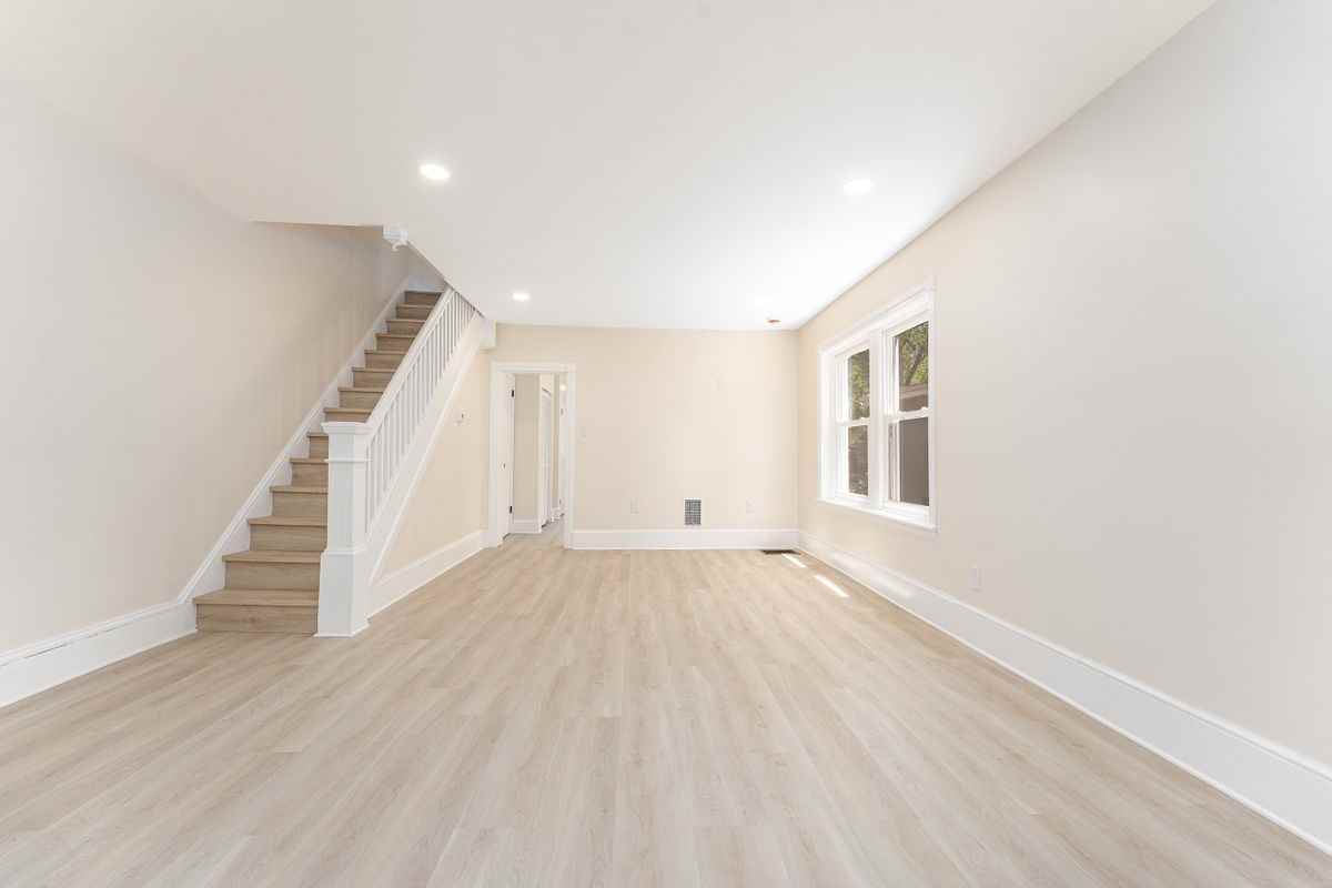 129 Walnut St - Photo 3 of 19