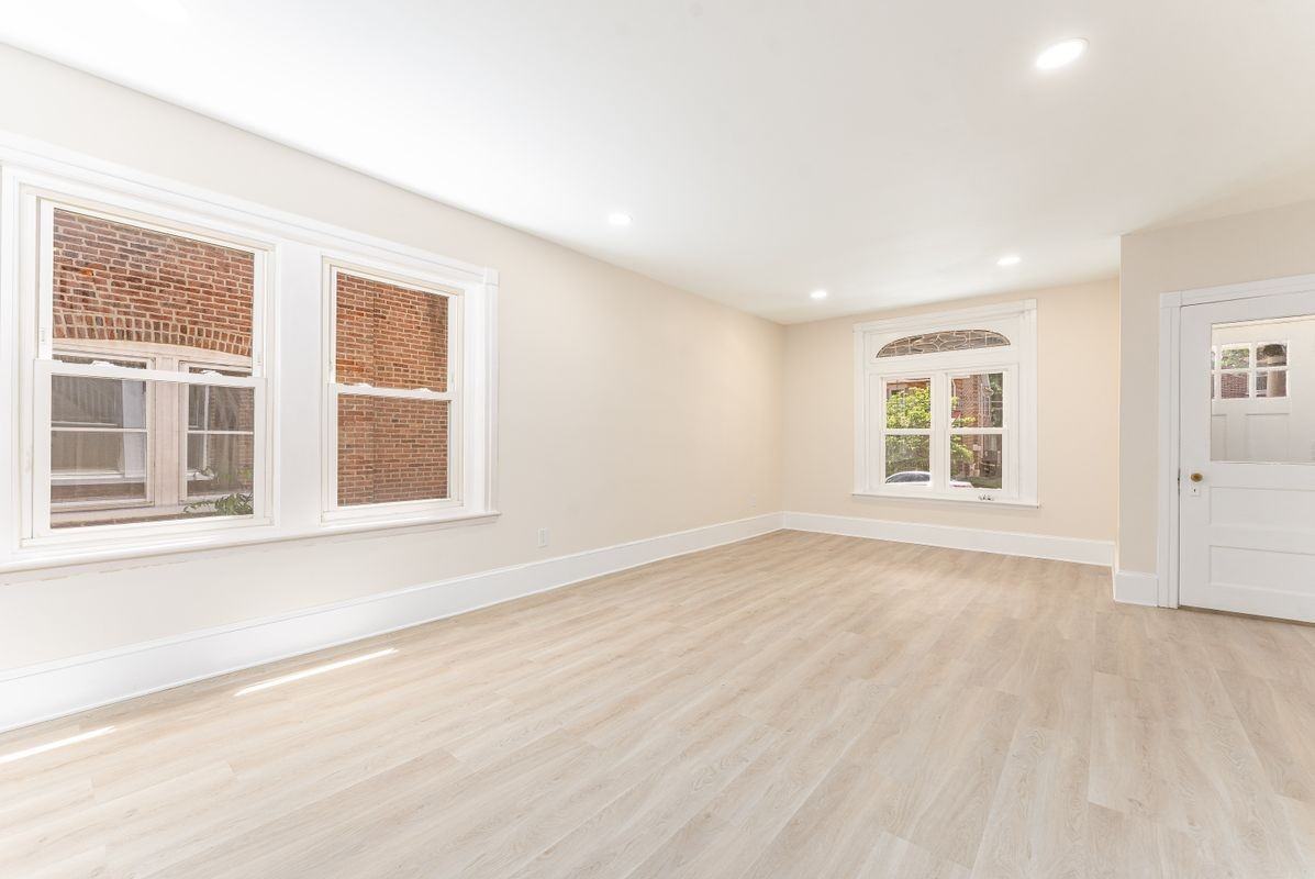 129 Walnut St - Photo 5 of 19