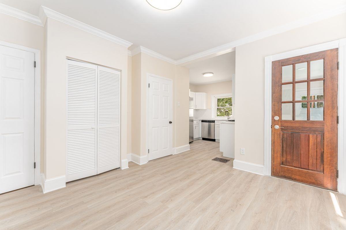 129 Walnut St - Photo 7 of 19