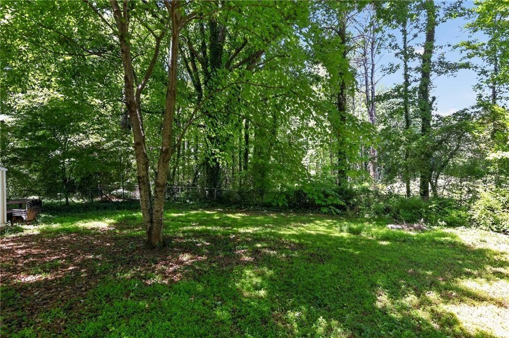 1480 Edinburgh Dr - Photo 5 of 16