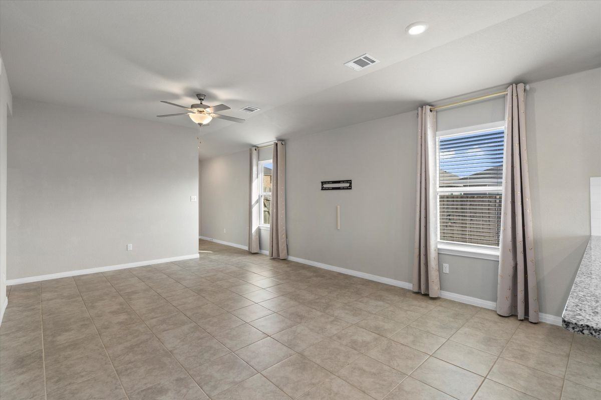 213 Wild Spur Ln - Photo 4 of 24