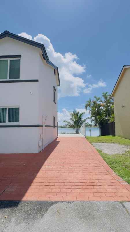 845 Nw 126th Ct - Photo 3 of 15