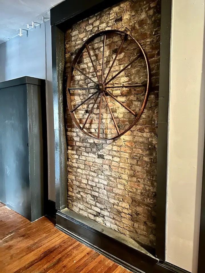 220 E State St #4 - Photo 6 of 11