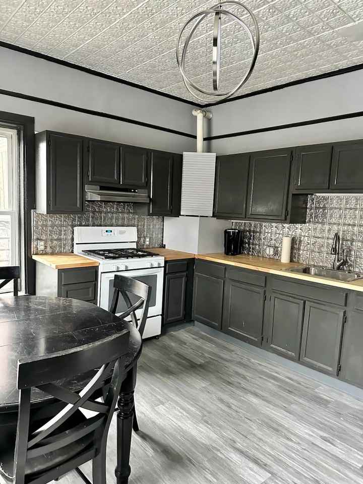 220 E State St #4 - Photo 5 of 11