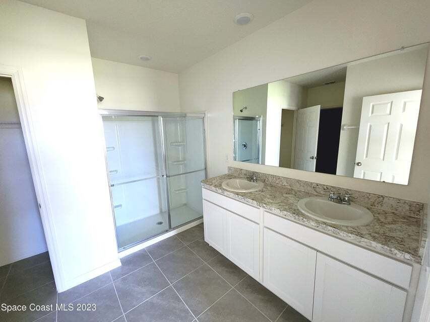 4925 Amasa Cir - Photo 5 of 20