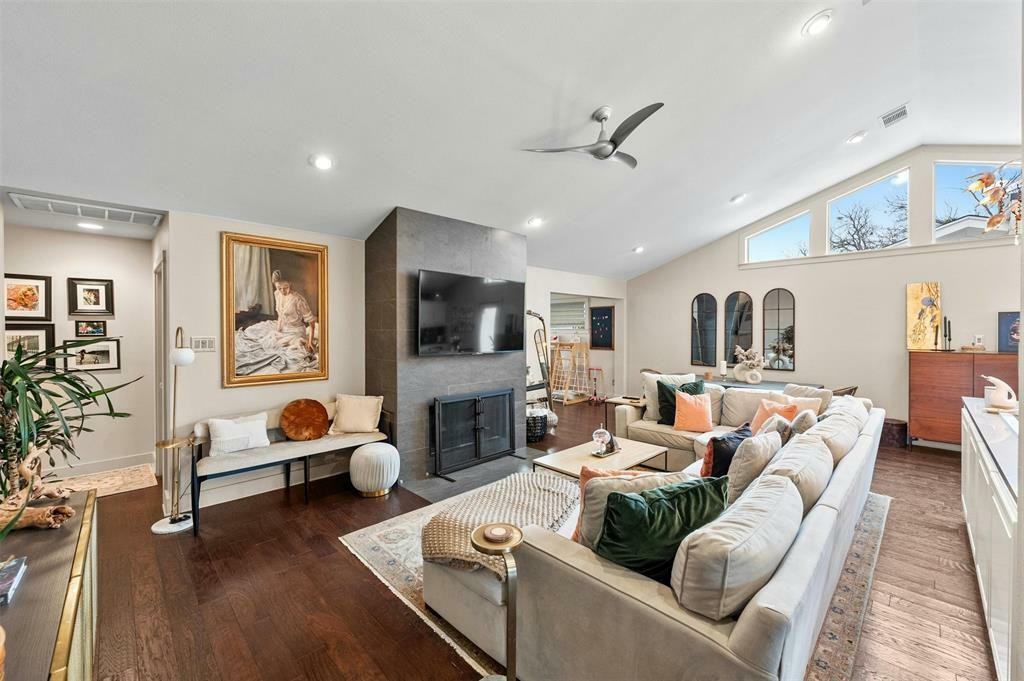 2802 Warren St #A - Photo 4 of 24