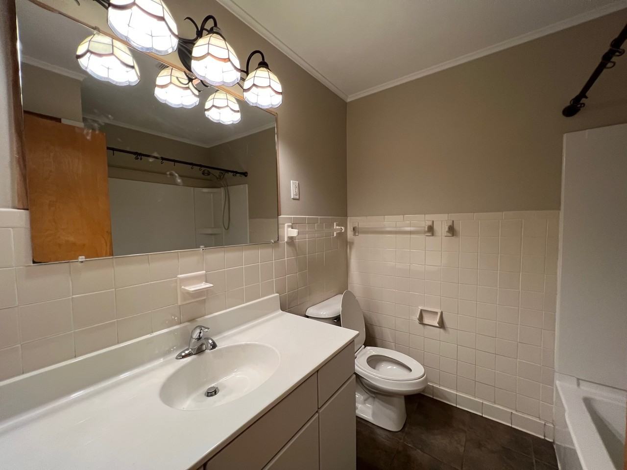 7218 Maryland Dr - Photo 2 of 14
