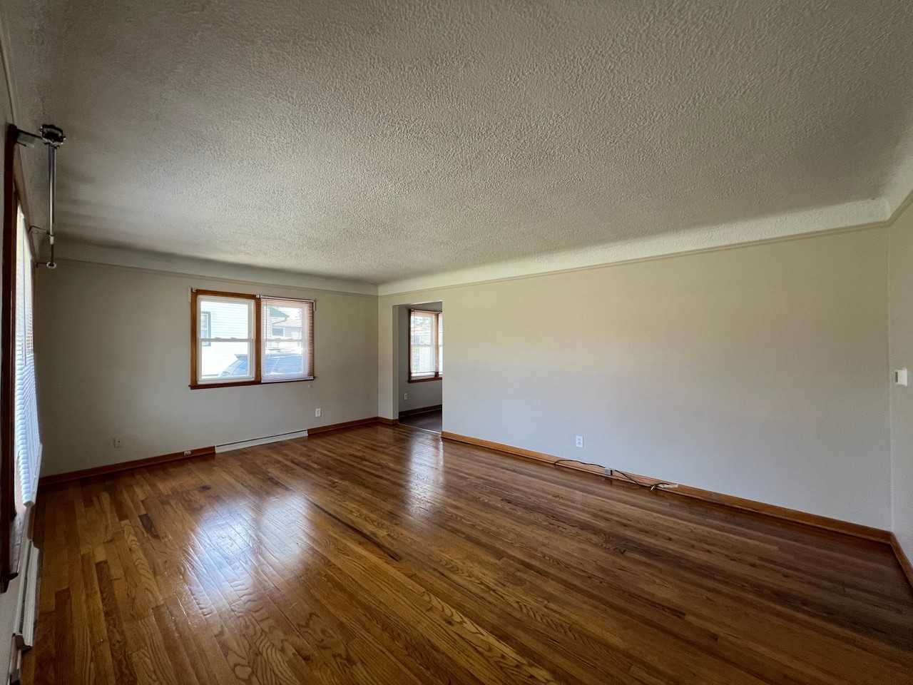 7218 Maryland Dr - Photo 3 of 14