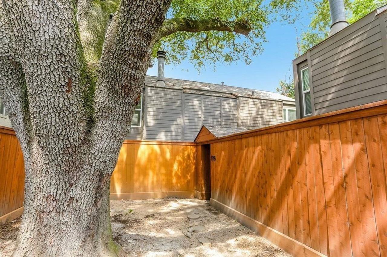 1918 Branard St - Photo 3 of 34
