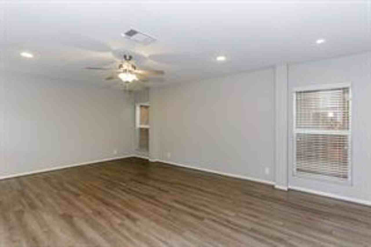 1918 Branard St - Photo 7 of 34