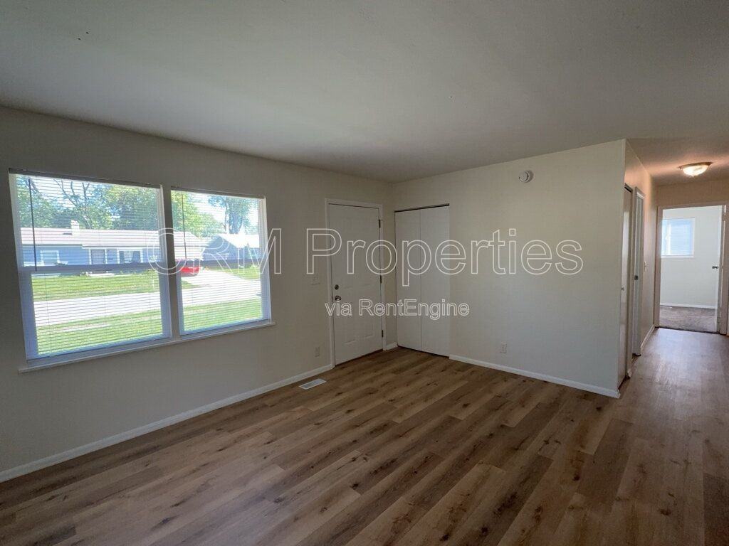 8501 Athens Ct - Photo 3 of 17