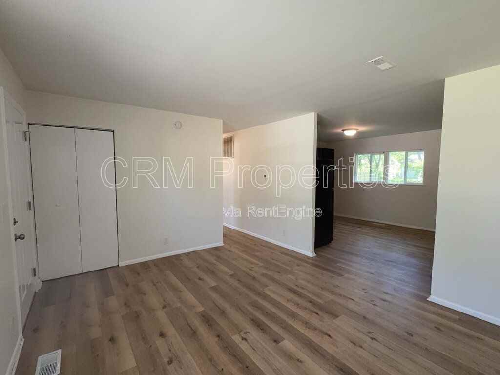 8501 Athens Ct - Photo 4 of 17
