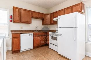 1371 Summit St #C - Photo 1 of 1