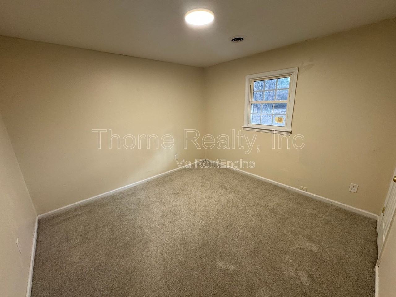 313 Ferndale Dr - Photo 7 of 11