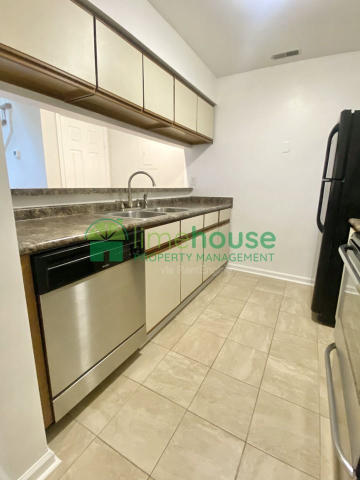 905 Saint Andrews Reach #B - Photo 6 of 14