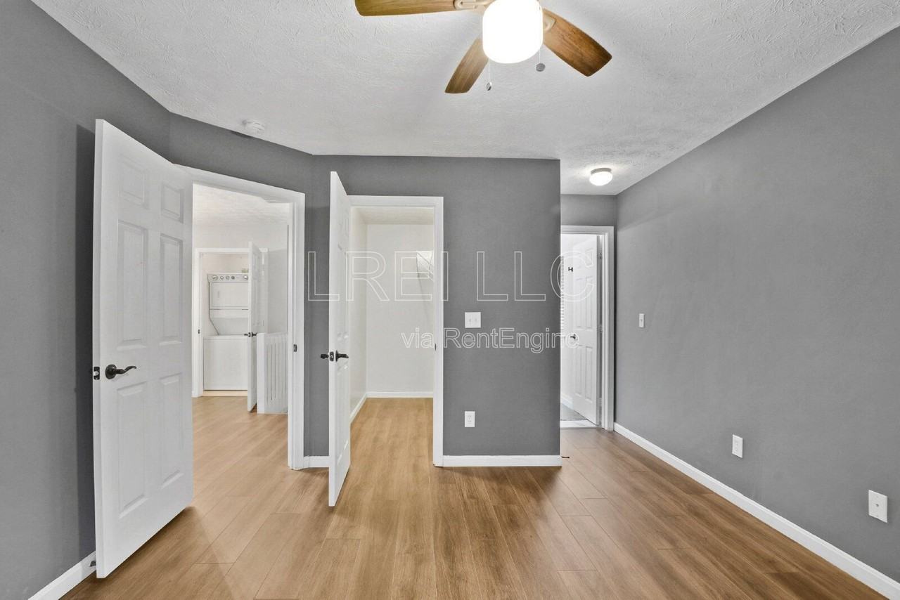 8439 Grand Trevi Dr - Photo 7 of 16