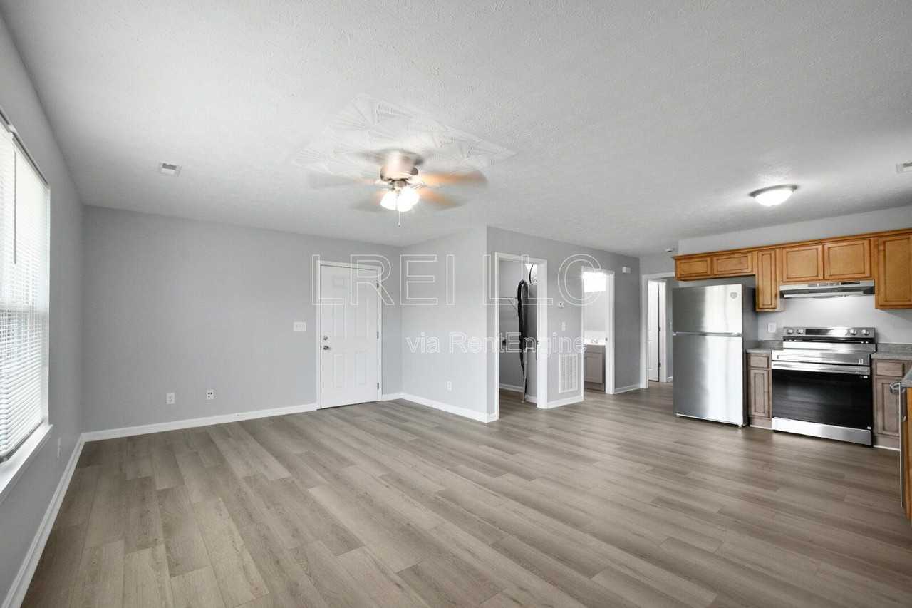 300 Keeneland Dr #2B - Photo 2 of 15