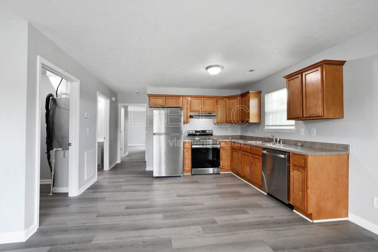 300 Keeneland Dr #2B - Photo 3 of 15