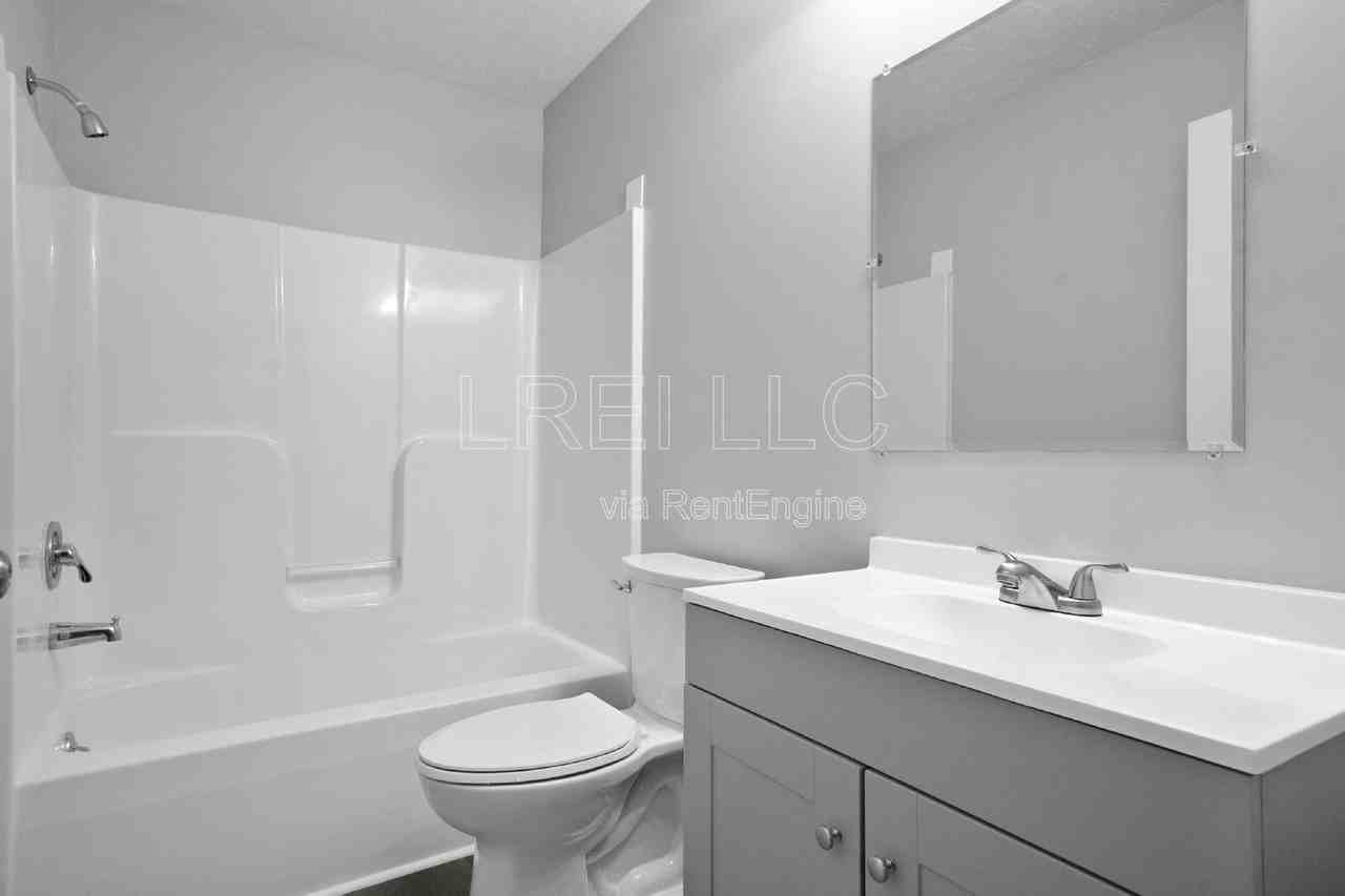 300 Keeneland Dr #2B - Photo 6 of 15