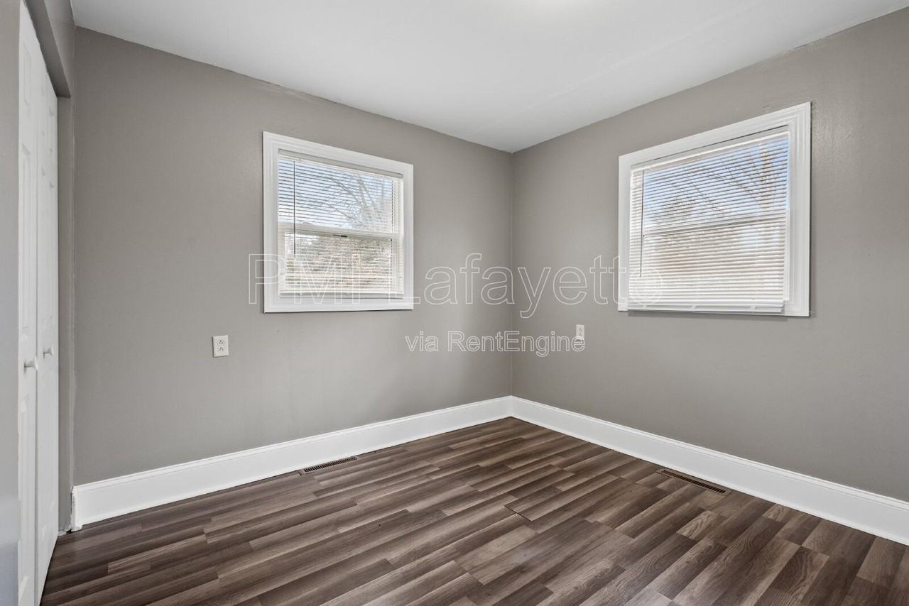 5318 E 200 N - Photo 4 of 16