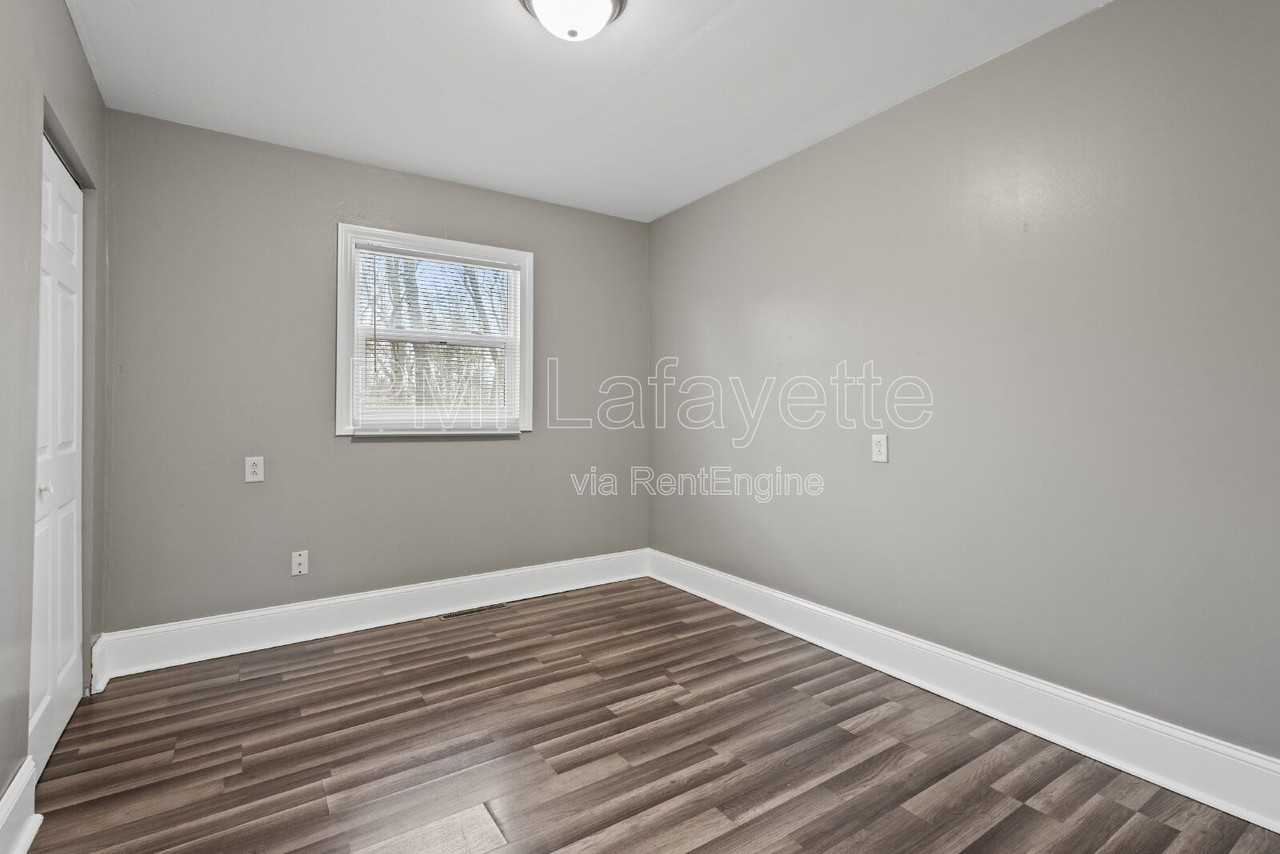 5318 E 200 N - Photo 5 of 16