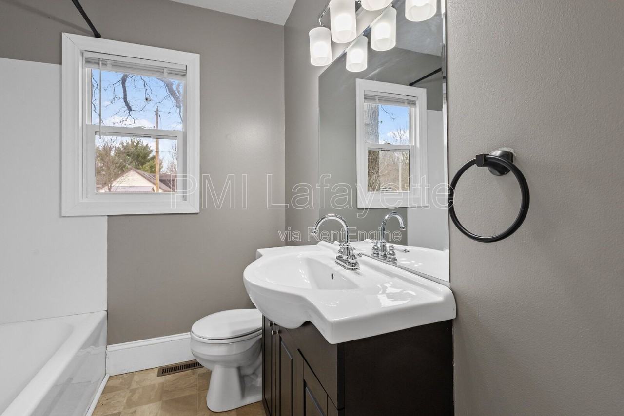 5318 E 200 N - Photo 6 of 16
