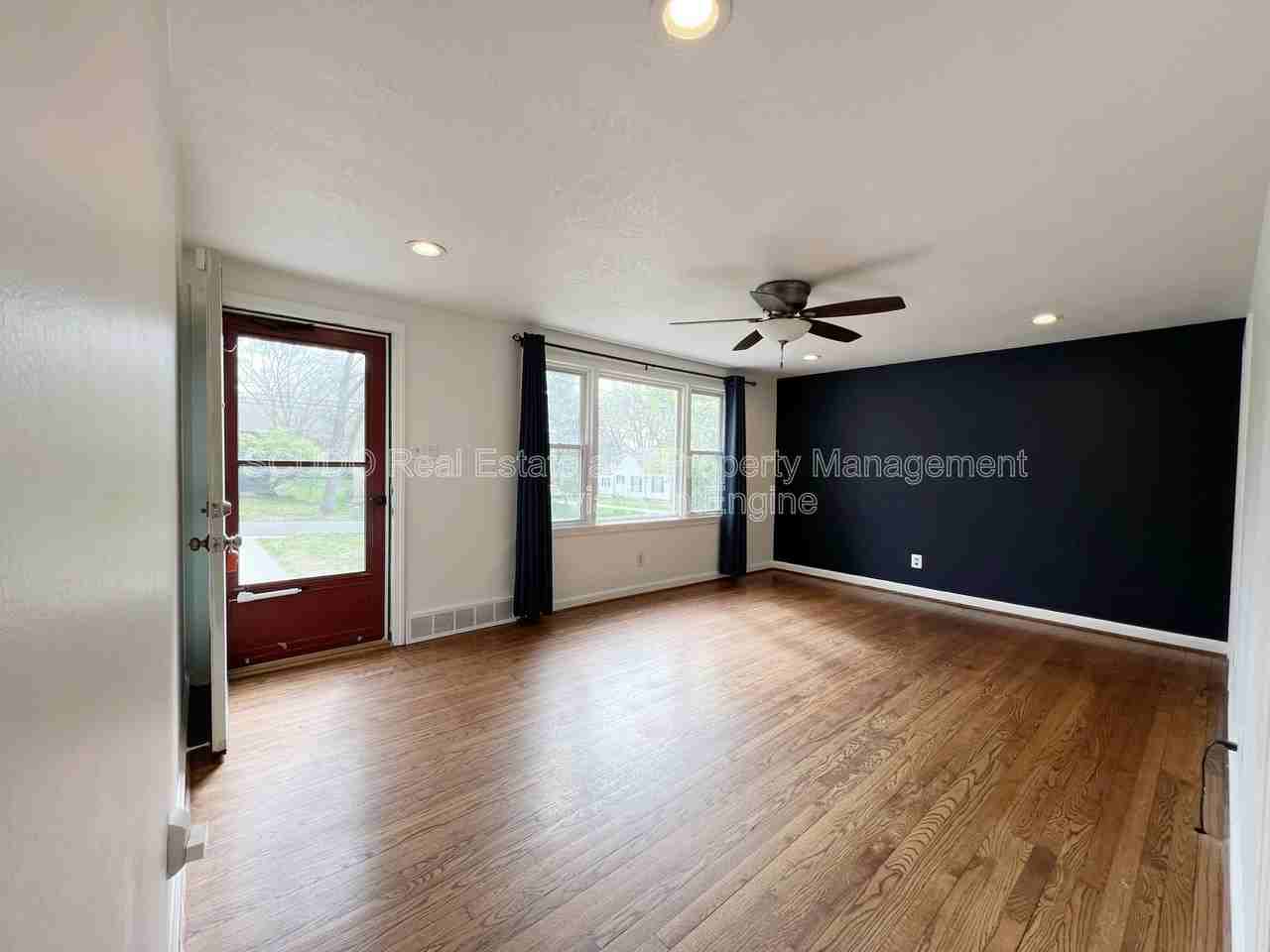 6008 Melrose Ln - Photo 2 of 14