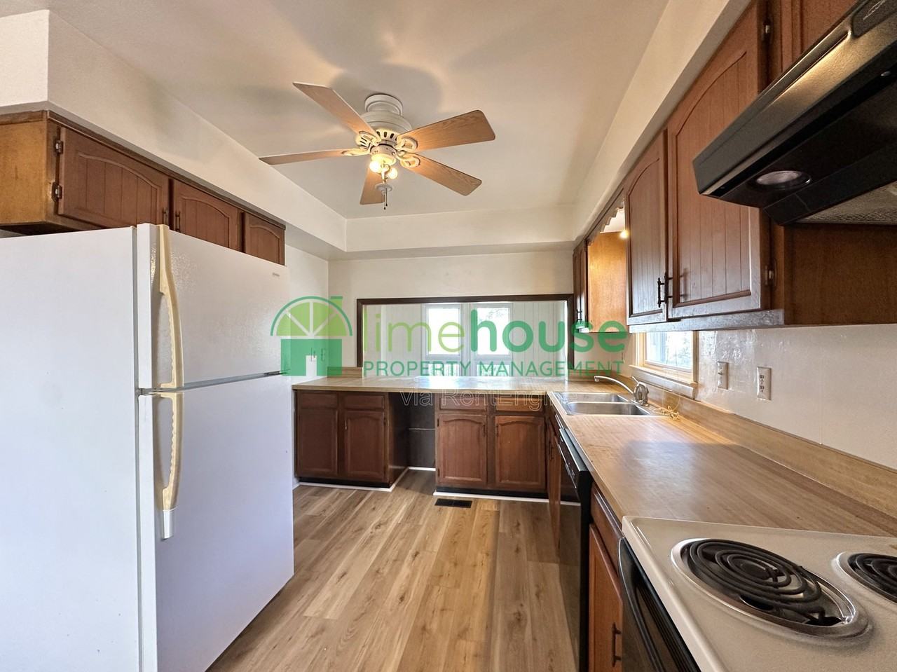 4420 Ocean View Ave - Photo 7 of 28