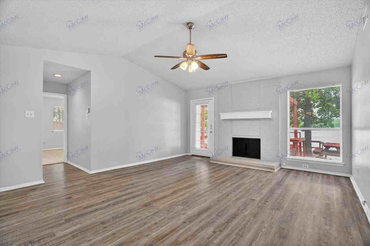 1325 Garden Terrace Dr - Photo 3 of 29