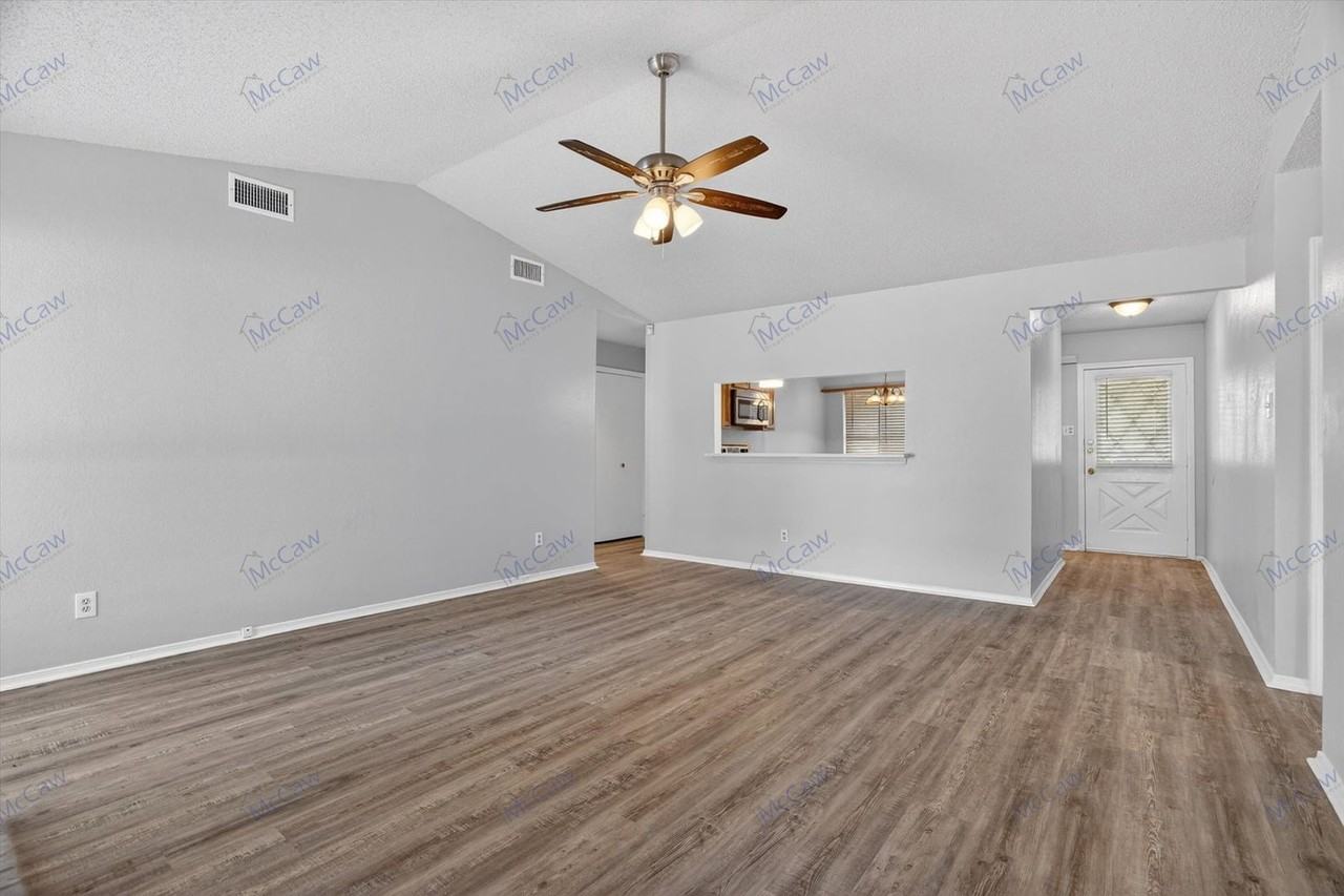1325 Garden Terrace Dr - Photo 4 of 29